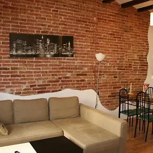 Rustic 2 Bedroom Poble Sec Barcellona