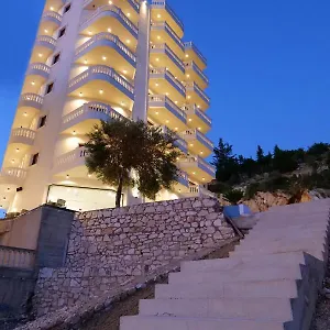 Sky Way Skk Luxury Hotel apartamentowy Saranda