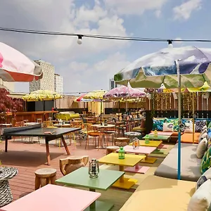 Hotel Mama Shelter East, París