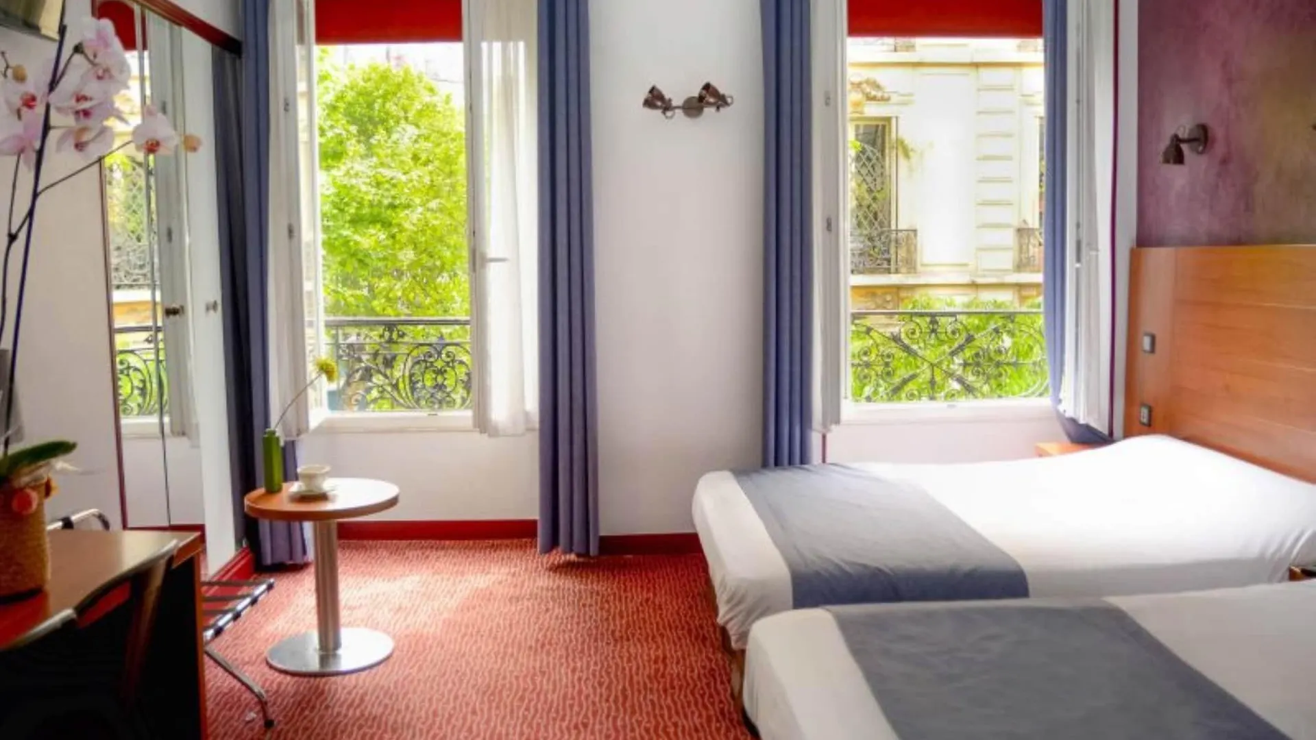 Hotel Paris Bruxelles 2*,  France