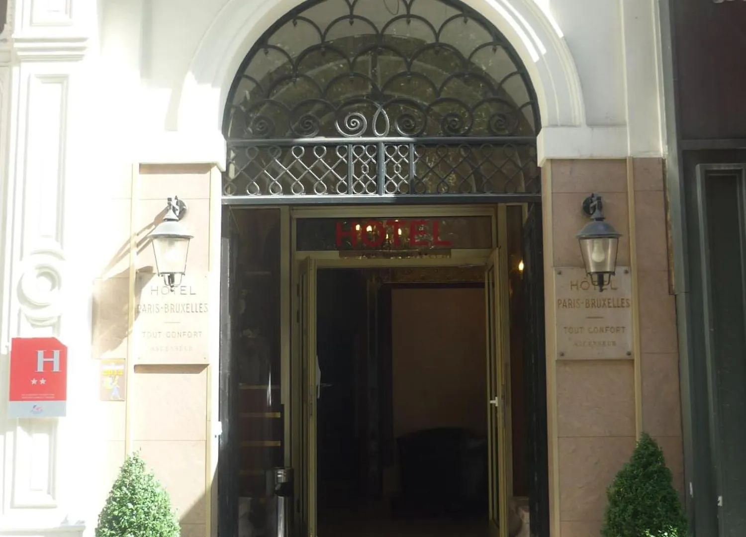 **  Hotel Paris Bruxelles Frankreich